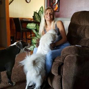 Meet your Posher, Danielle